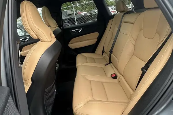 2021 VOLVO XC60