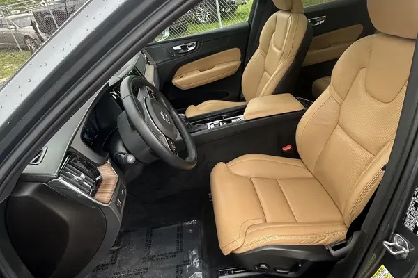 2021 VOLVO XC60