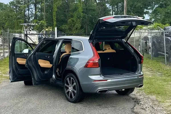 2021 VOLVO XC60