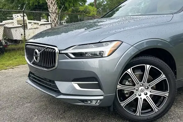 2021 VOLVO XC60