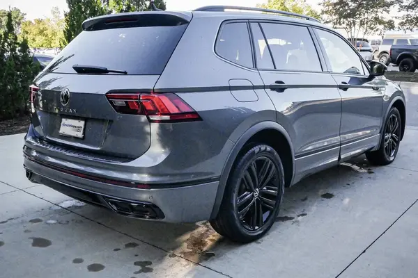 2022 VOLKSWAGEN Tiguan