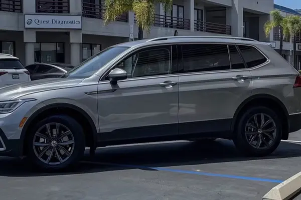 2023 VOLKSWAGEN Tiguan