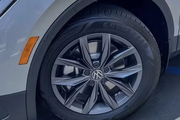 2023 VOLKSWAGEN Tiguan